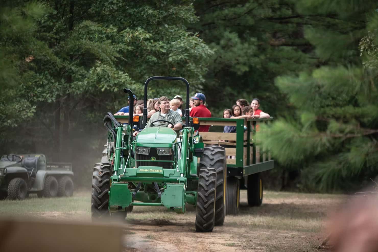 hayride-john-deere-tractor